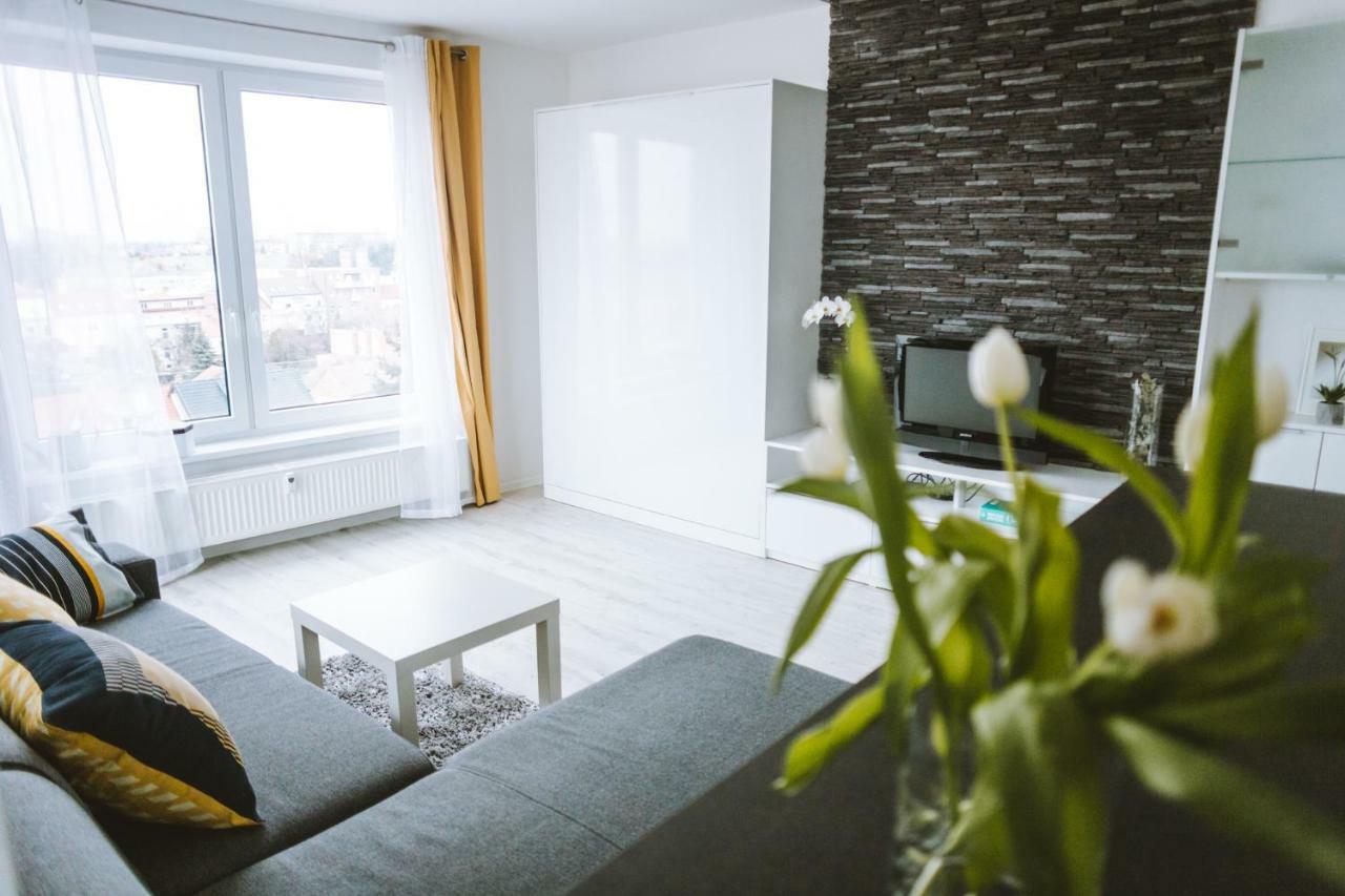 Design Apartment, The City Centre Close To The Health Spa Piest'any Esterno foto