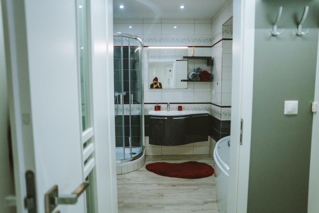 Design Apartment, The City Centre Close To The Health Spa Piest'any Esterno foto
